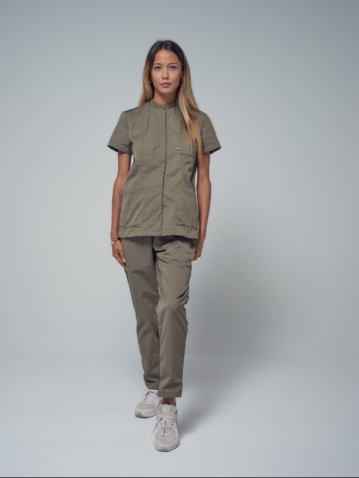 Pantalon médical femme coupé Chino kaki Tellus