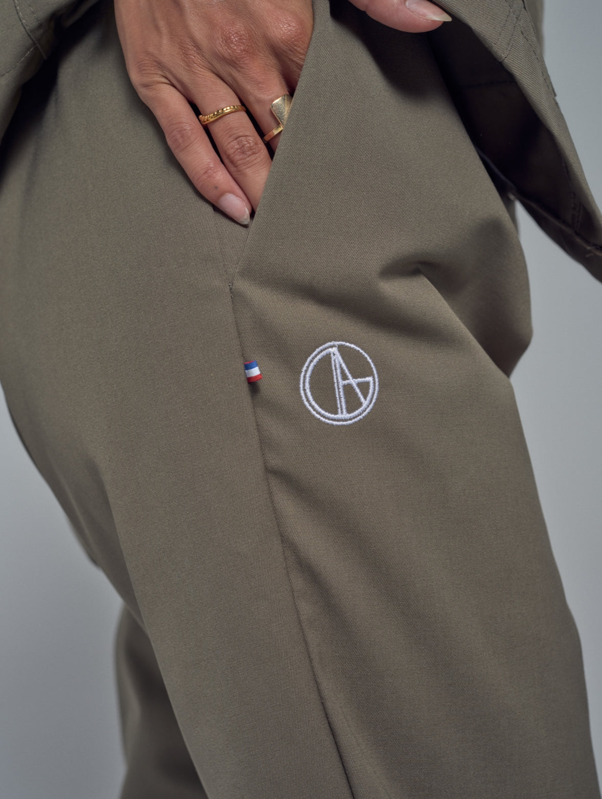 Pantalon médical femme coupé Chino kaki Tellus